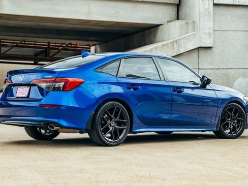 Used 2022 Honda Civic Sport image 3