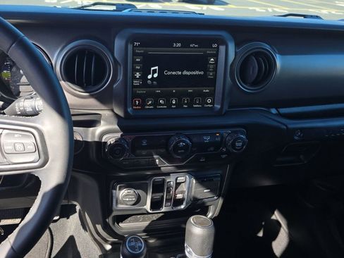 Used 2023 Jeep Wrangler Unlimited w/ Sun & Screen Package image 5