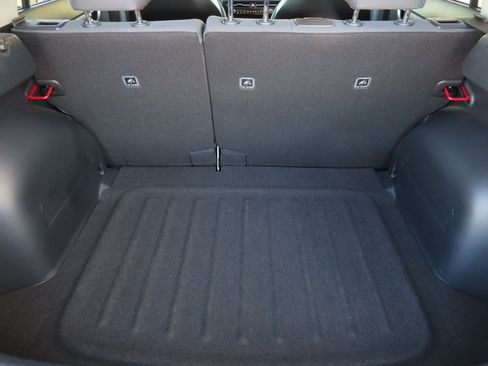 Used 2025 Kia Niro LX image 14