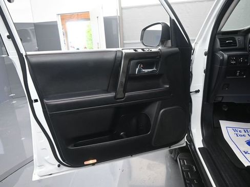 Used 2024 Toyota 4Runner TRD Off-Road image 10