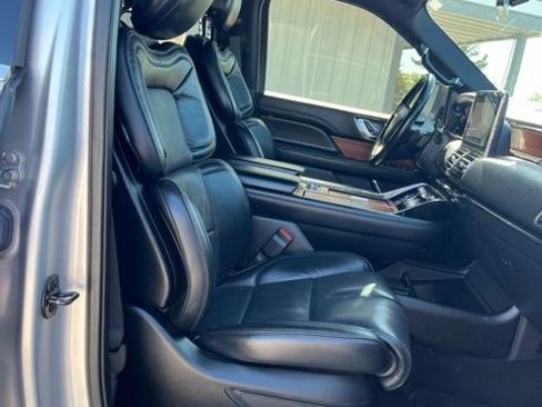 Used 2019 Lincoln Navigator Premiere AWD/4WD image 33