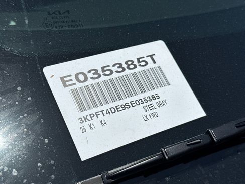 Used 2025 Kia K4 FWD image 2