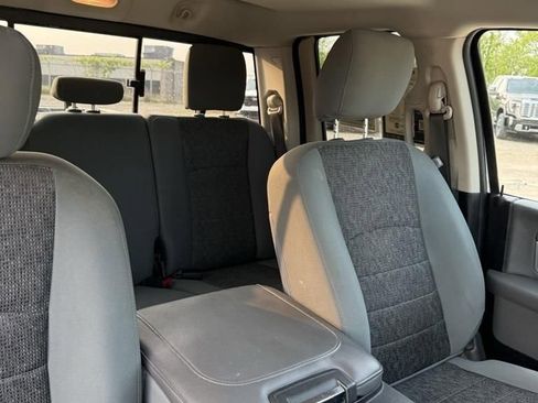 Used 2019 RAM 1500 Classic SLT image 28