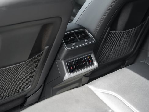Certified 2024 Audi Q8 e-tron Premium Plus w/ Premium Plus Package AWD/4WD image 27