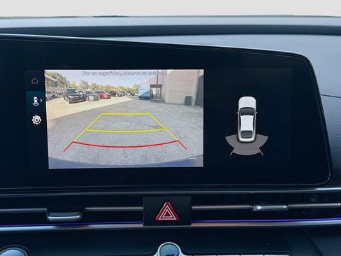 Used 2023 Hyundai Elantra Limited FWD image 11