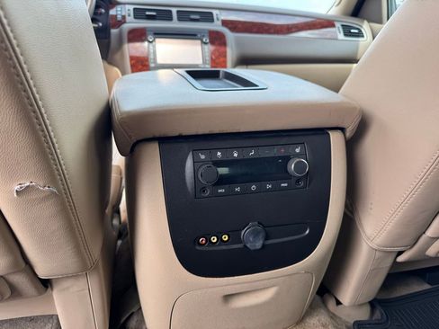 Used 2013 Chevrolet Tahoe LTZ image 12