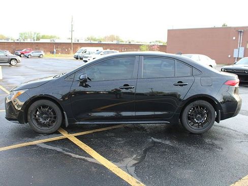 Used 2025 Toyota Corolla LE image 7