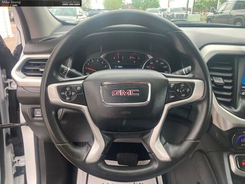 Used 2022 GMC Acadia SLE FWD image 18