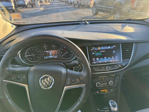 Used 2018 Buick Encore Preferred image 8