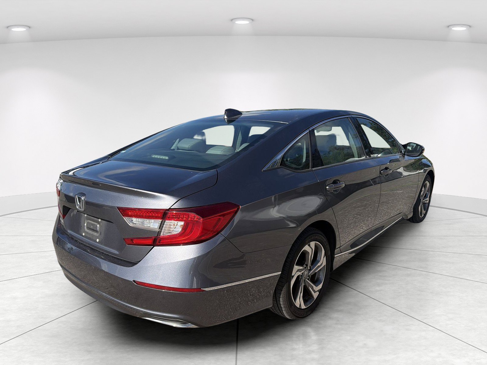 Used 2018 Honda Accord EX-L image 4