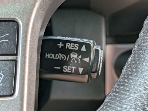 Used 2023 Toyota Tacoma SR5 AWD/4WD image 36