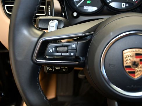 Certified 2023 Porsche Macan AWD/4WD image 37