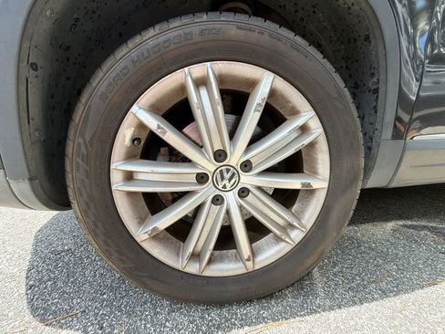 Used 2012 Volkswagen Tiguan SEL FWD image 4