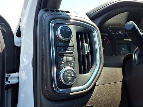 Used 2021 GMC Sierra 1500 SLT w/ SLT Premium Package AWD/4WD image 23