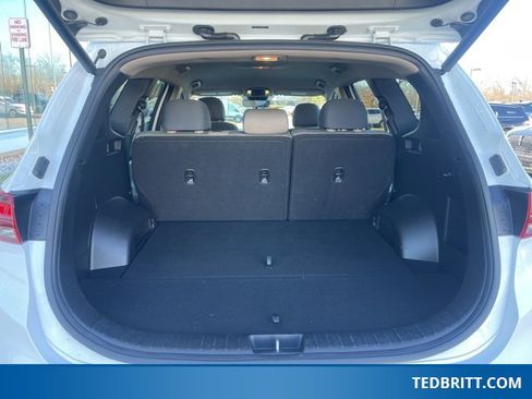 Used 2023 Hyundai Santa Fe SEL image 11