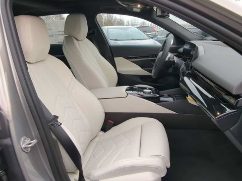 Used 2026 BMW 530i xDrive w/ M Sport Package AWD/4WD image 24