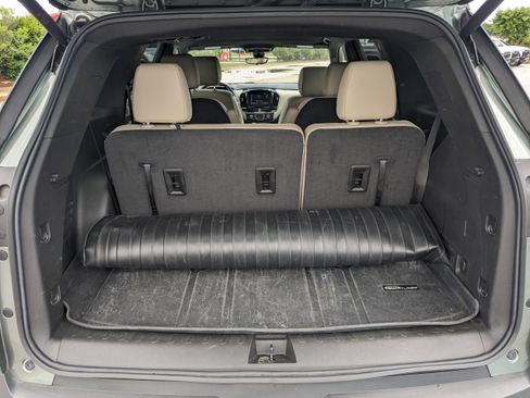 Used 2023 Chevrolet Traverse LT w/ LT Premium Package image 13
