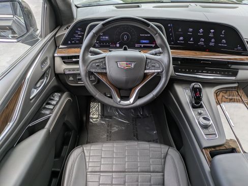 Certified 2024 Cadillac Escalade ESV Premium Luxury Platinum AWD/4WD image 15