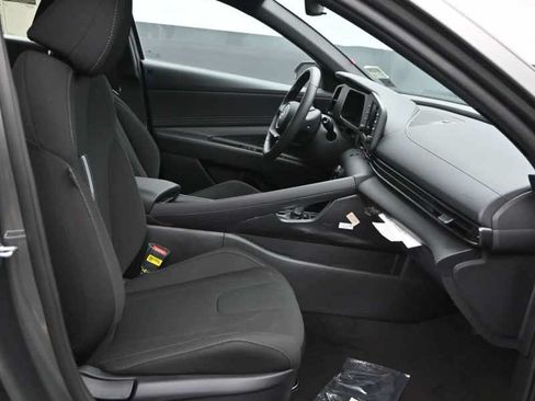 New 2026 Hyundai Elantra SEL Sport Premium FWD image 11