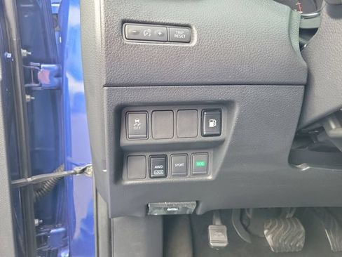 Used 2018 Nissan Rogue S AWD/4WD image 20
