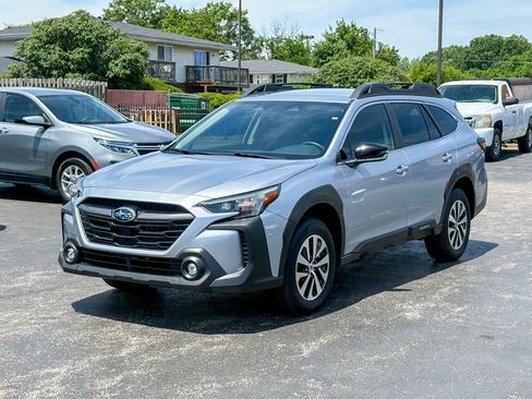 Used 2025 Subaru Outback Premium AWD/4WD image 7