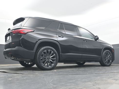 Used 2022 Chevrolet Traverse RS FWD image 27