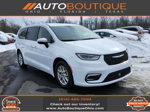 Used 2023 Chrysler Pacifica Touring-L image 1