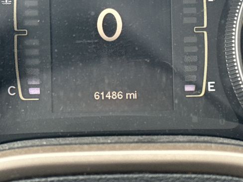 Used 2017 Jeep Cherokee Latitude w/ Comfort/Convenience Group image 18