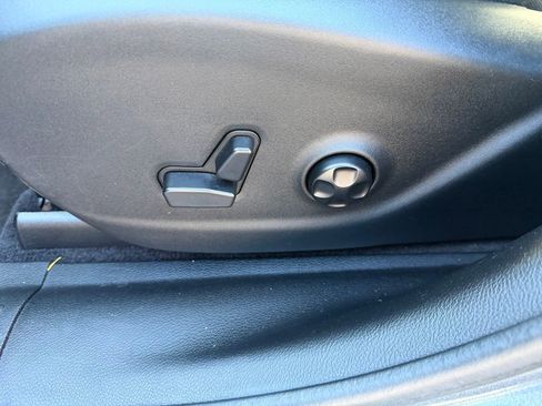 Used 2018 Jeep Cherokee Limited w/ High Altitude Package image 19