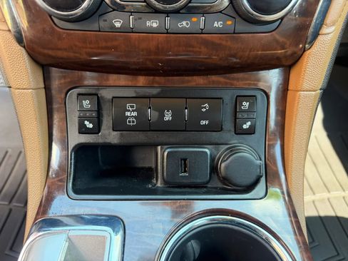 Used 2016 Buick Enclave Premium w/ Enclave Tuscan Edition FWD image 29