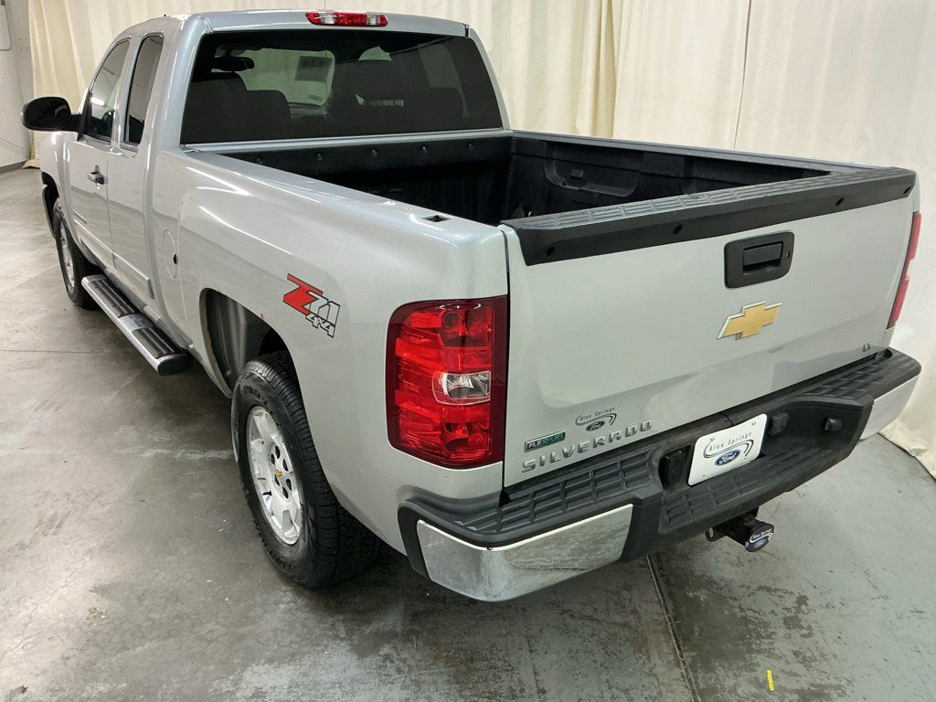 Used 2011 Chevrolet Silverado 1500 LT w/ All-Star Edition AWD/4WD image 5