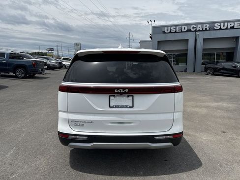 Used 2022 Kia Carnival LX FWD image 18