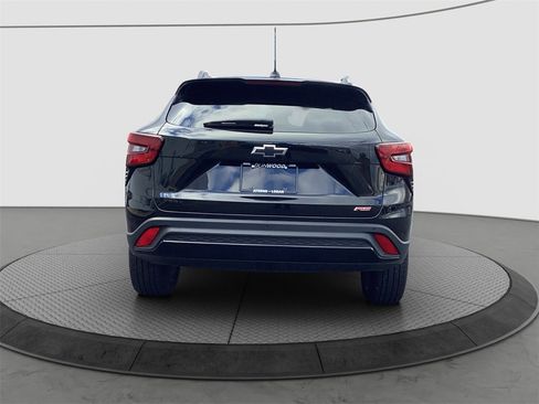 Used 2025 Chevrolet Trax RS w/ Driver Confidence Package image 6