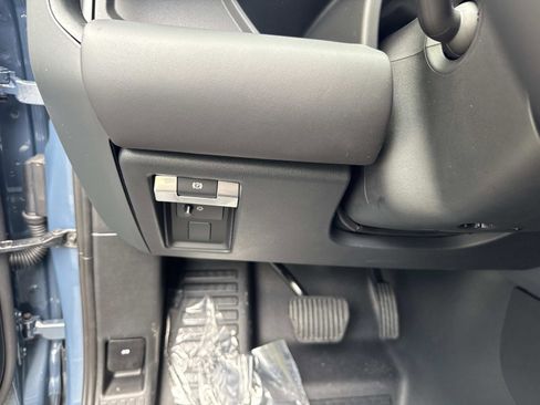 New 2026 Land Rover Defender 110 S AWD/4WD image 32