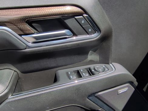Used 2024 Chevrolet Silverado 1500 LT Trail Boss w/ Convenience Package II AWD/4WD image 11