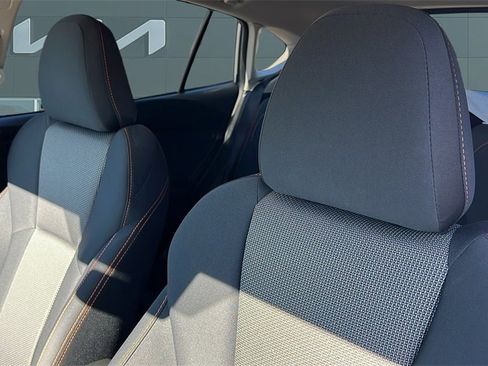 Used 2023 Subaru Crosstrek 2.0i Premium image 11