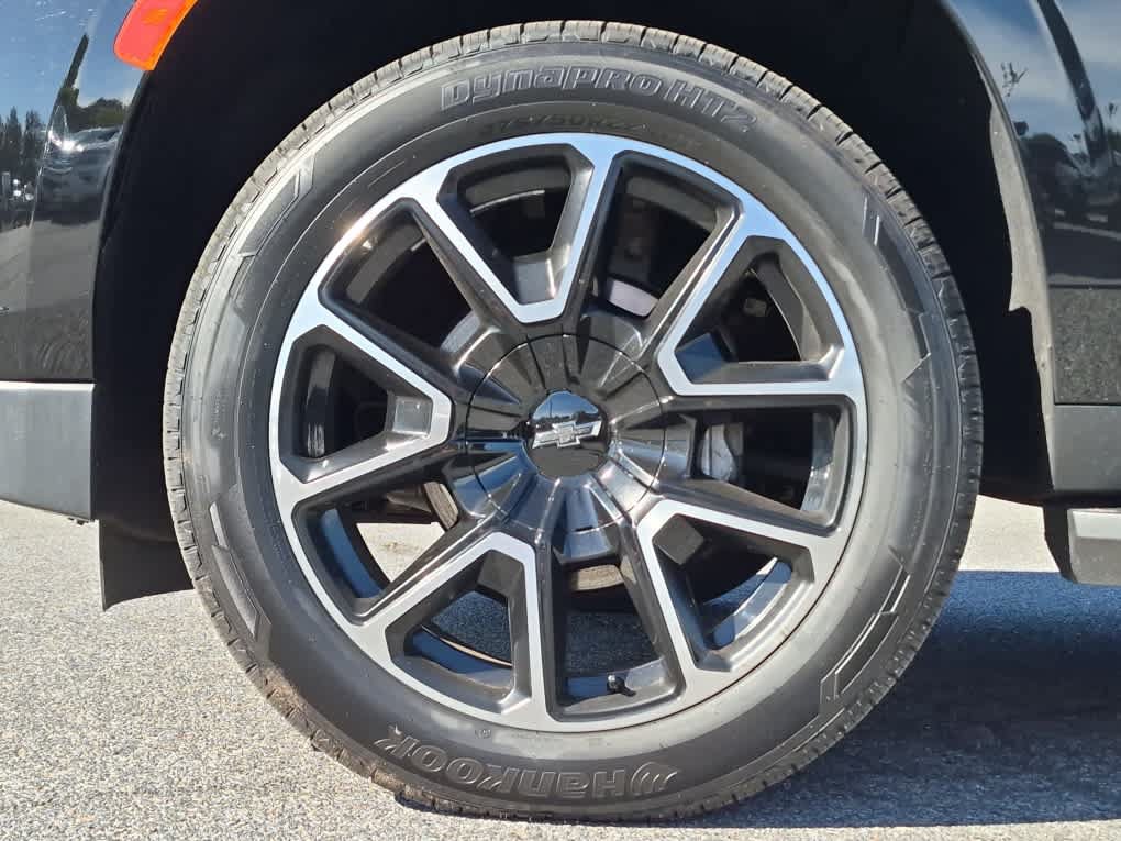 Used 2021 Chevrolet Suburban RST w/ Luxury Package AWD/4WD image 9