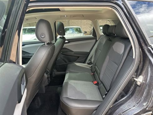Used 2023 Volkswagen Taos SE w/ Panoramic Sunroof Package FWD image 14