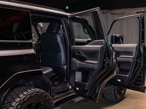 Used 2024 Lexus GX 550 w/ Cold Area Package image 30