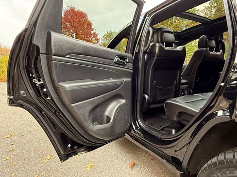 Used 2020 Jeep Grand Cherokee Overland image 21