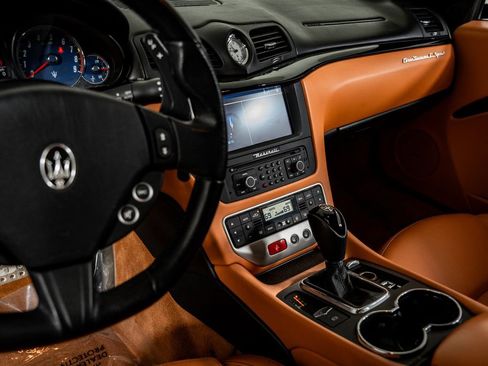 Used 2014 Maserati GranTurismo Sport RWD image 27