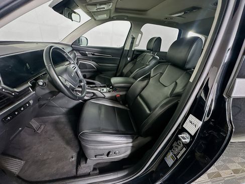 Used 2025 Kia Telluride S image 13