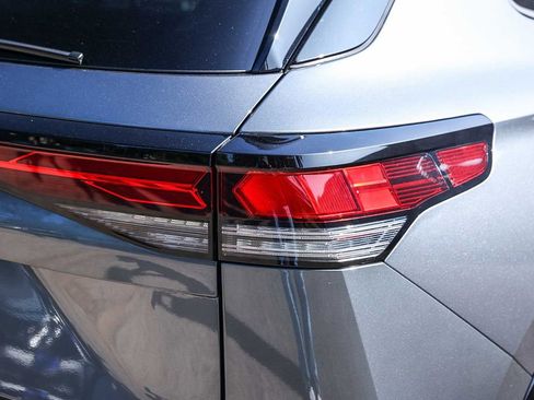 New 2026 Volkswagen Tiguan SE R-Line image 11