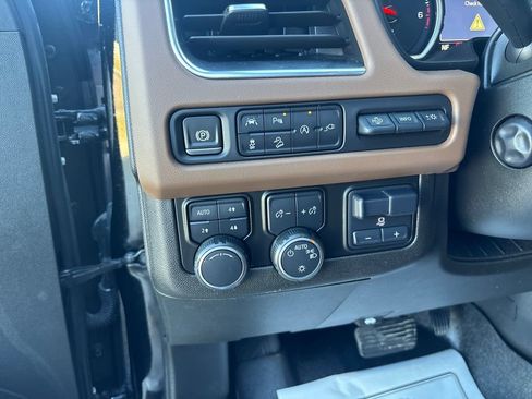 Used 2021 Chevrolet Suburban High Country w/ Premium Package AWD/4WD image 15