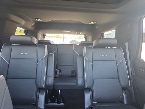 Used 2022 Cadillac Escalade Premium Luxury RWD image 22