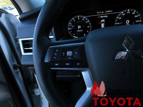 Used 2023 Mitsubishi Outlander SEL image 15