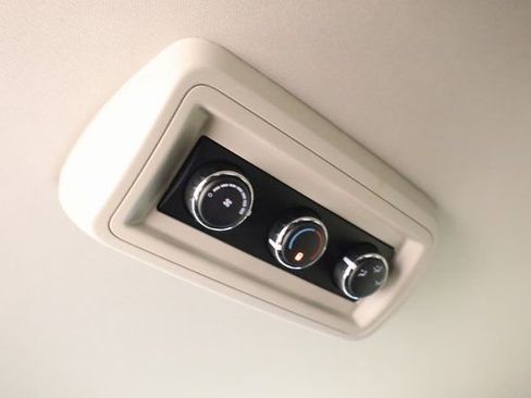 Used 2020 Dodge Grand Caravan SE image 24