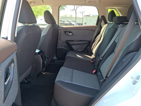 Used 2023 Nissan Rogue SV AWD/4WD image 13