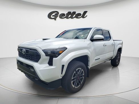 Used 2024 Toyota Tacoma TRD Sport w/ TRD Sport Upgrade Package RWD image 1