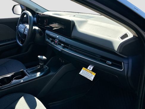New 2025 Kia K4 LXS image 26